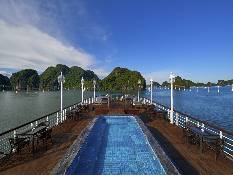 Paradise Grand Cruise