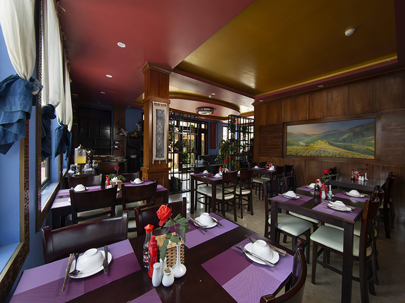 Saparis Hotel