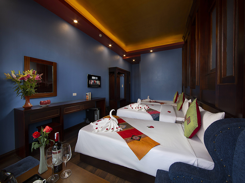 Saparis Hotel