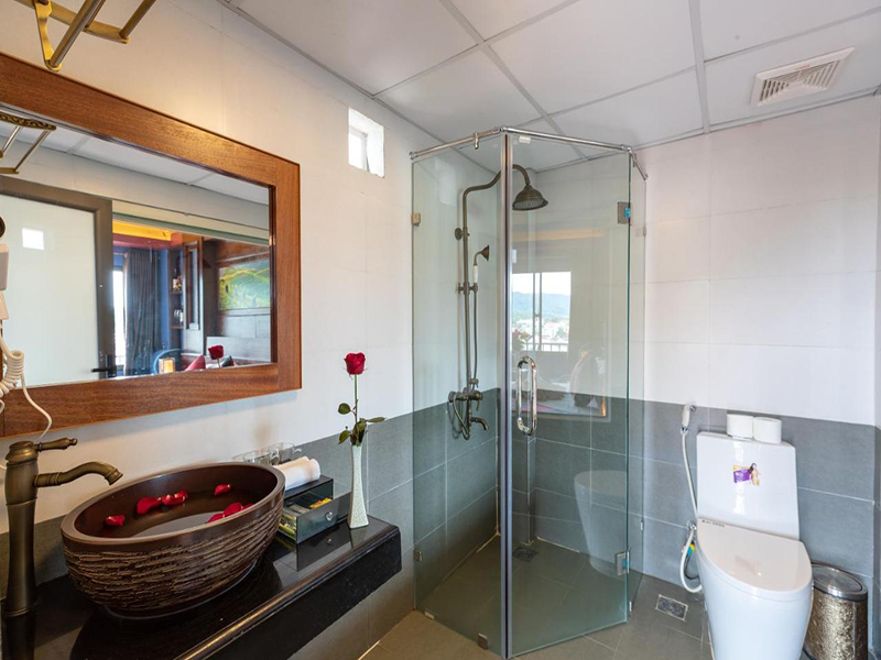 Saparis Hotel