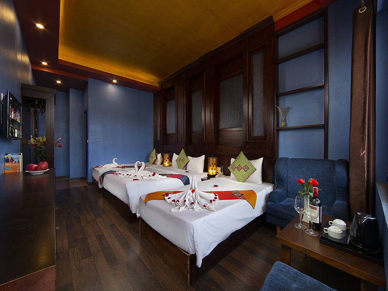 Saparis Hotel