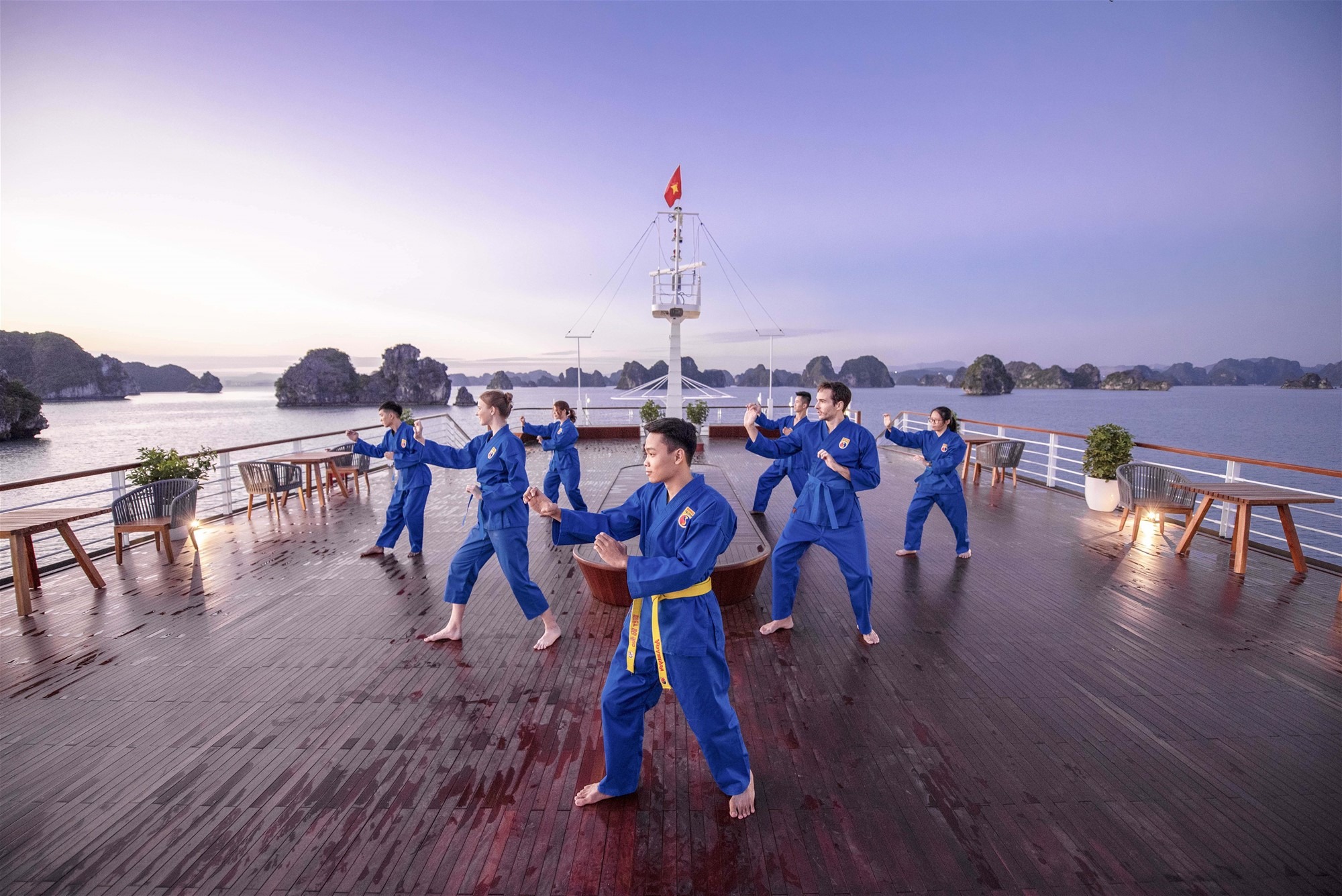 Tham gia lớp học Vovinam ngay trên du thuyền Heritage
