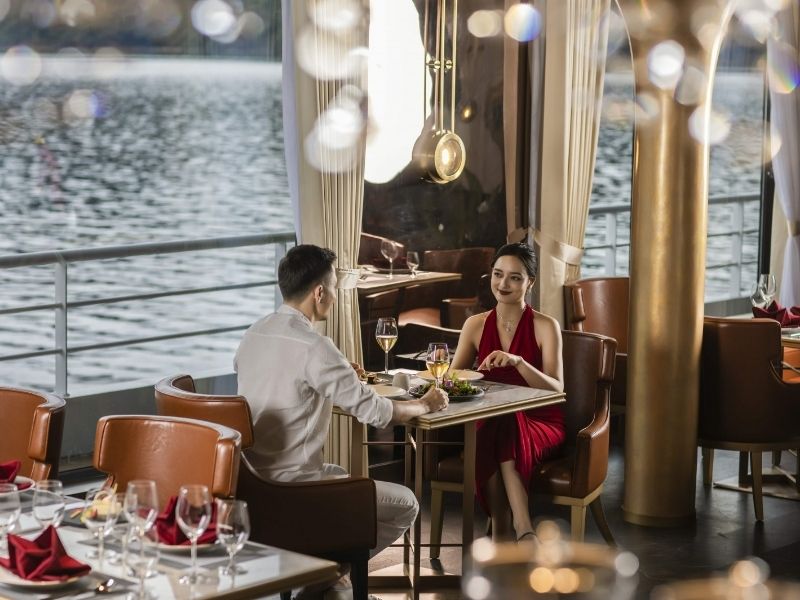 Trải nghiệm hẹn hò lãng mạn sang trọng ngay trên du thuyền Sea Stars