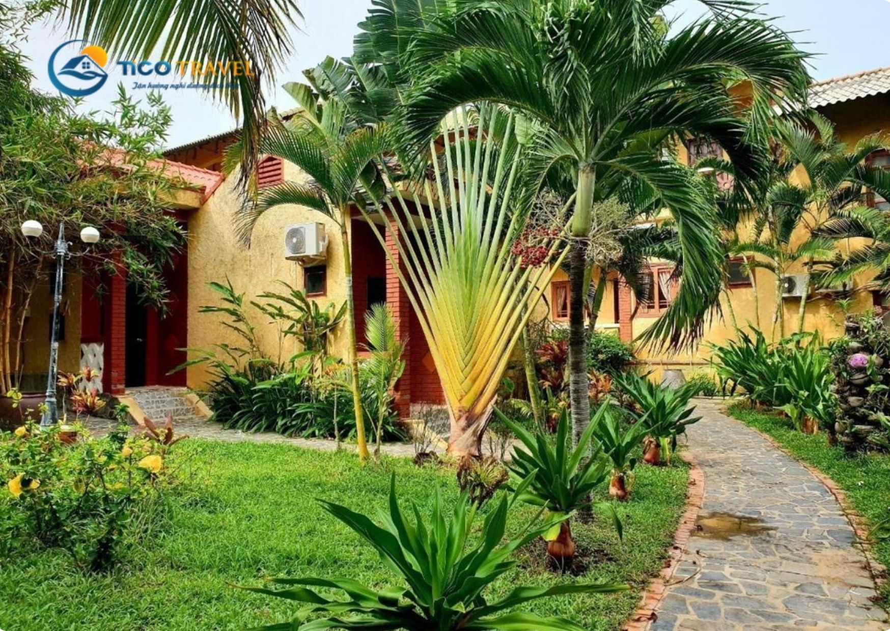Nắng Hòn Rơm Resort
