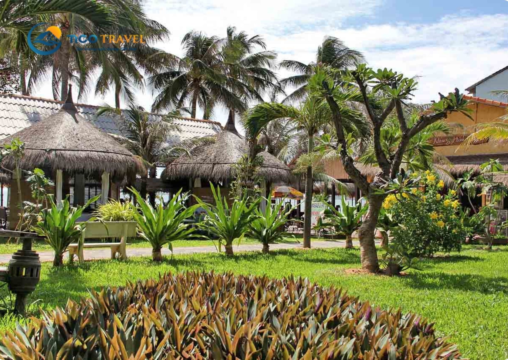 Nắng Hòn Rơm Resort