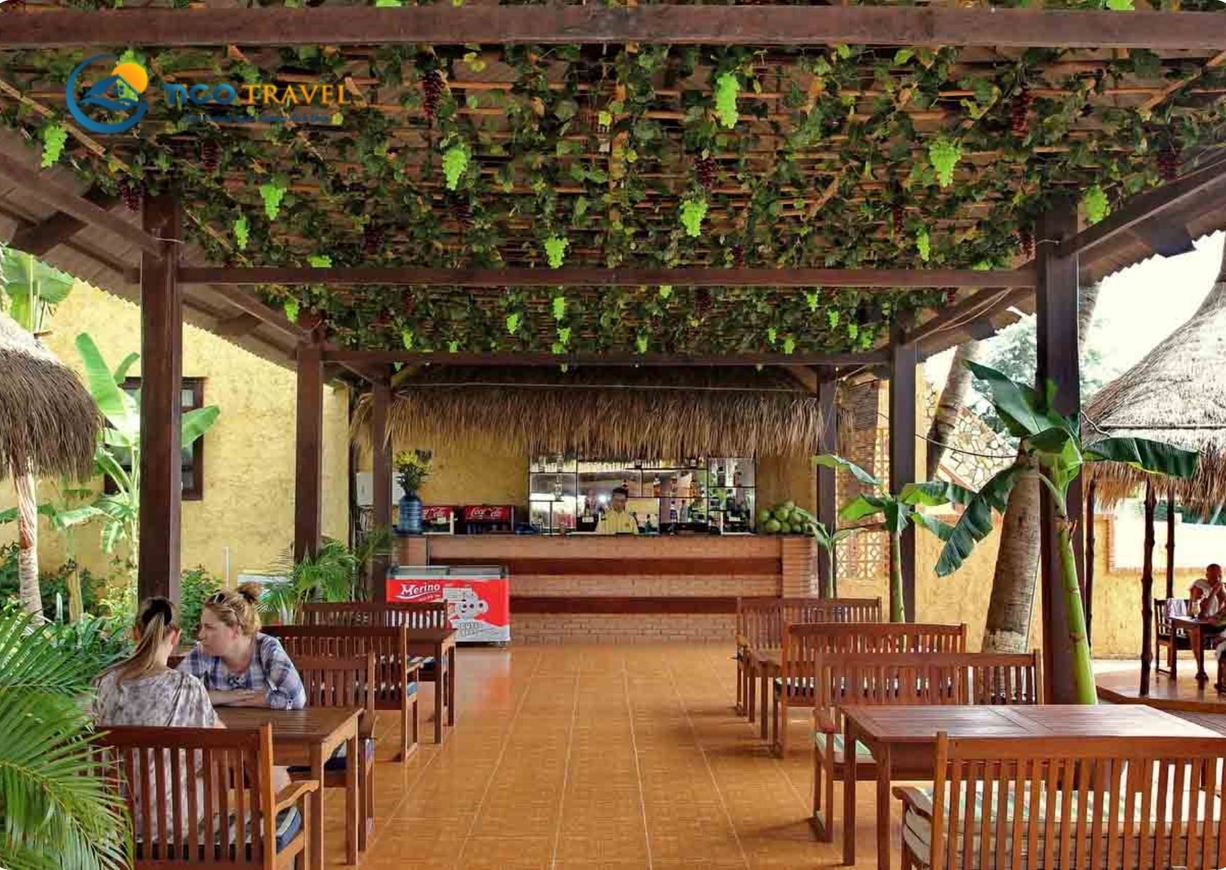 Nắng Hòn Rơm Resort