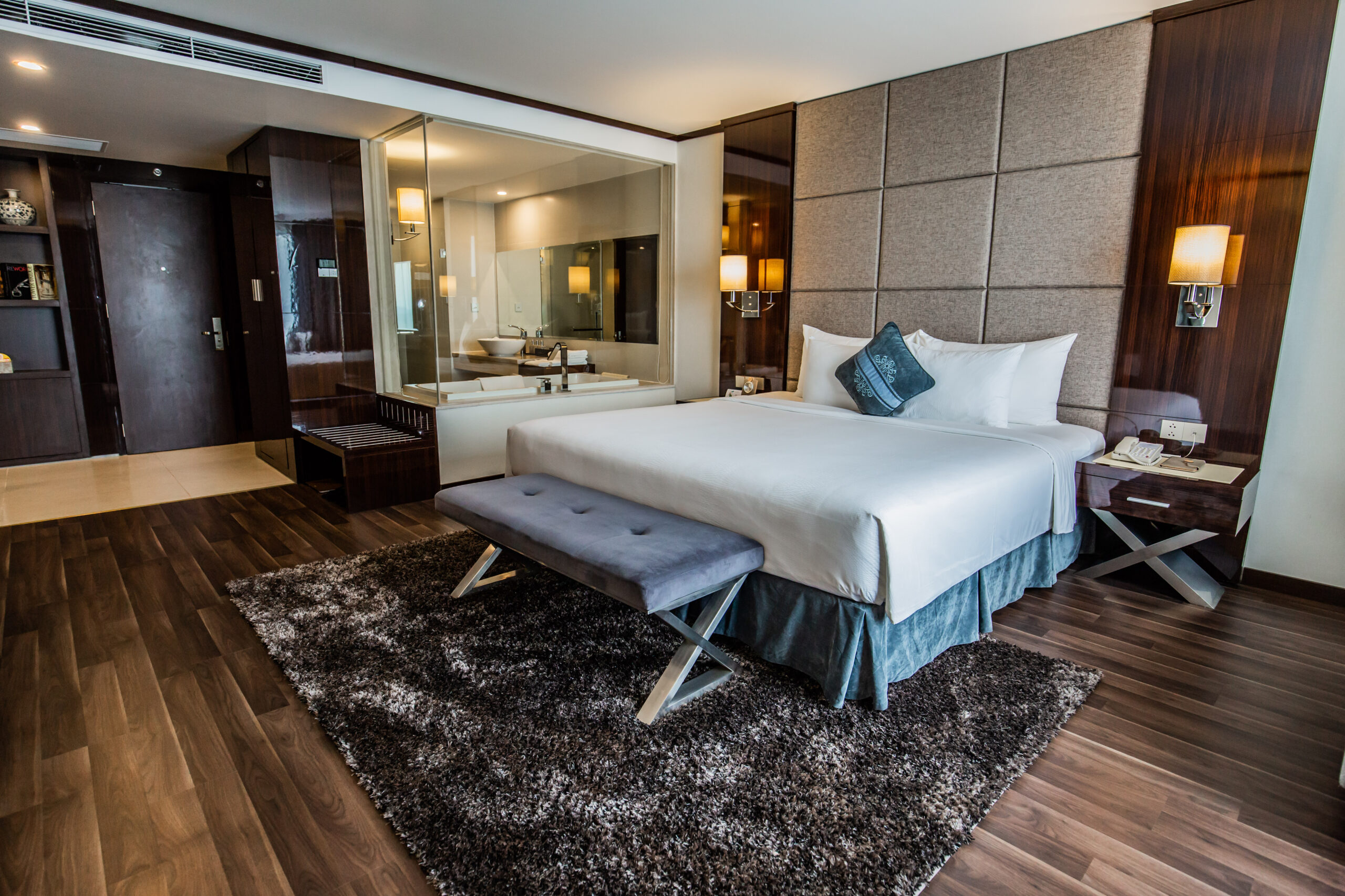 Hạng phòng Deluxe với đầy đủ tiện ích cơ bản