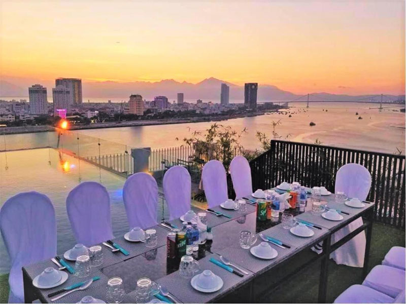 Ibiza Riverfront Hotel