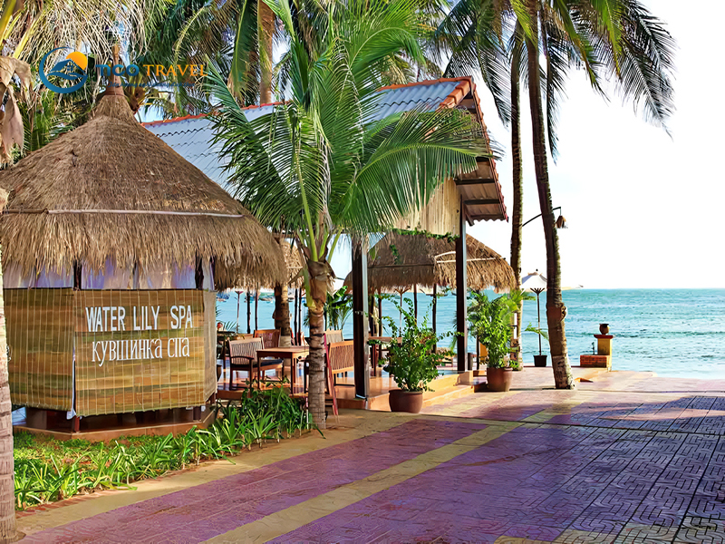 Nắng Hòn Rơm Resort