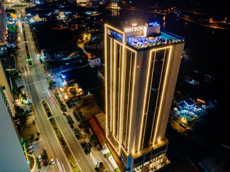 Tọa lạc tại một trong những đại lộ đẹp và rộng rãi bậc nhất của thành phố