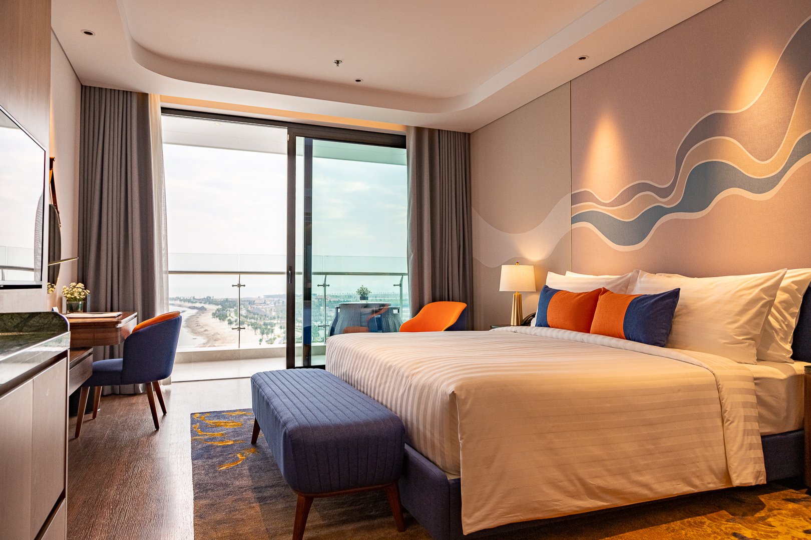 Phòng Premier hướng biển mang tính sáng sủa