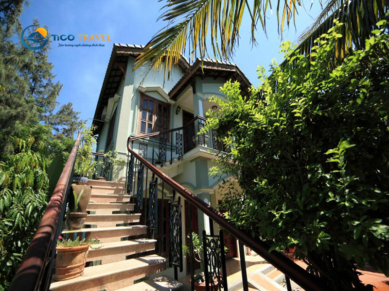 Con Gà Vàng Resort