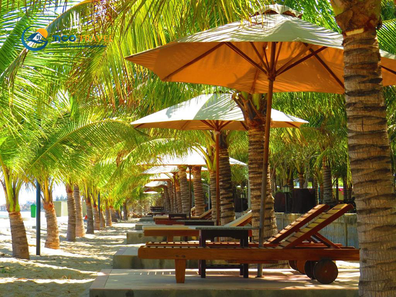 Con Gà Vàng Resort