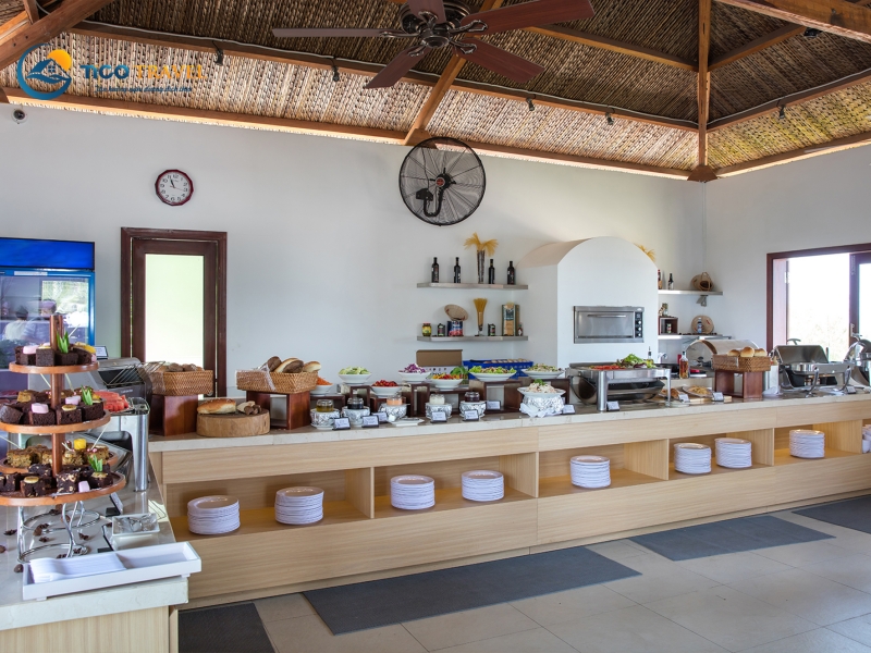 Cam Ranh Riviera Beach Resort & Spa