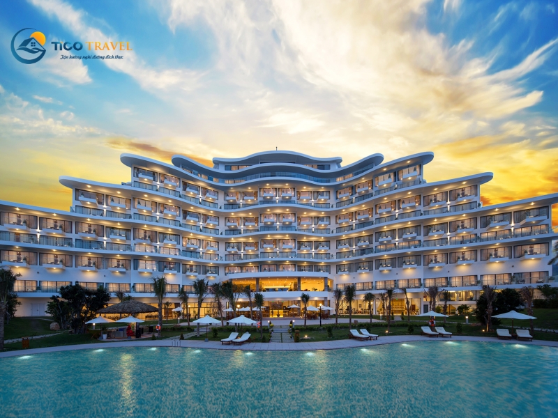 Cam Ranh Riviera Beach Resort & Spa