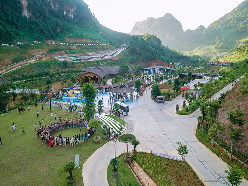 Mộc Châu Island
