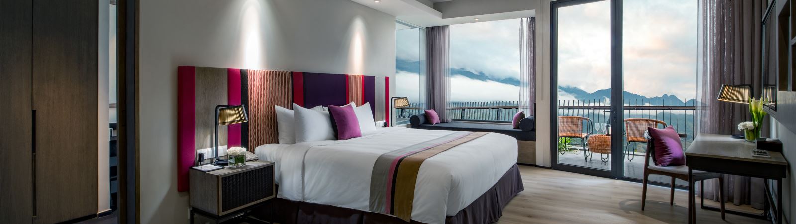 Phòng Deluxe mở ra không gian yên bình và thư thái