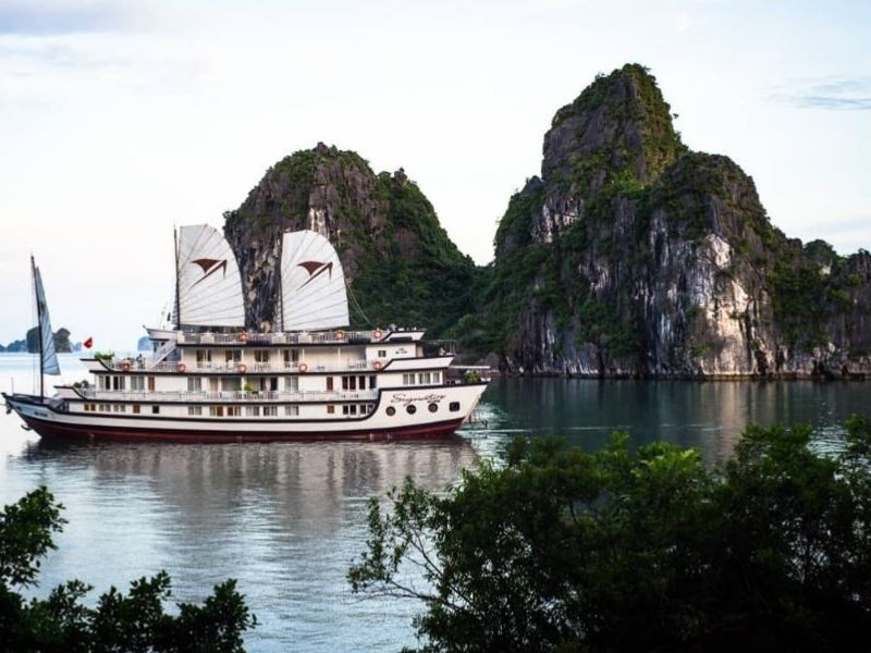 Vẻ đẹp của Du thuyền Athena Signature Royal 