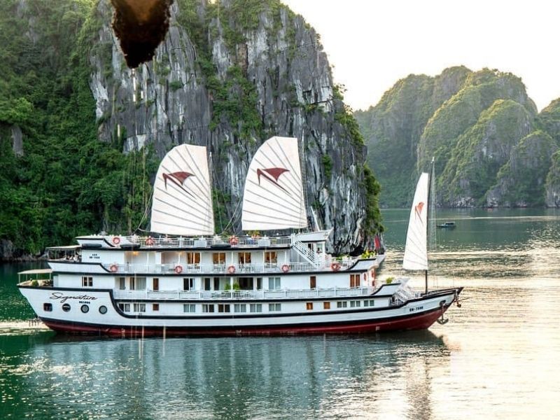 Du thuyền Athena Signature Royal 5 Sao với phong cách sang trọng