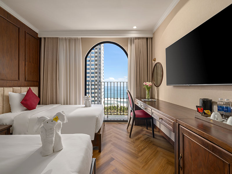 Golden Lotus Luxury Hotel Danang