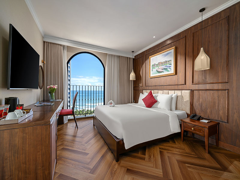 Golden Lotus Luxury Hotel Danang