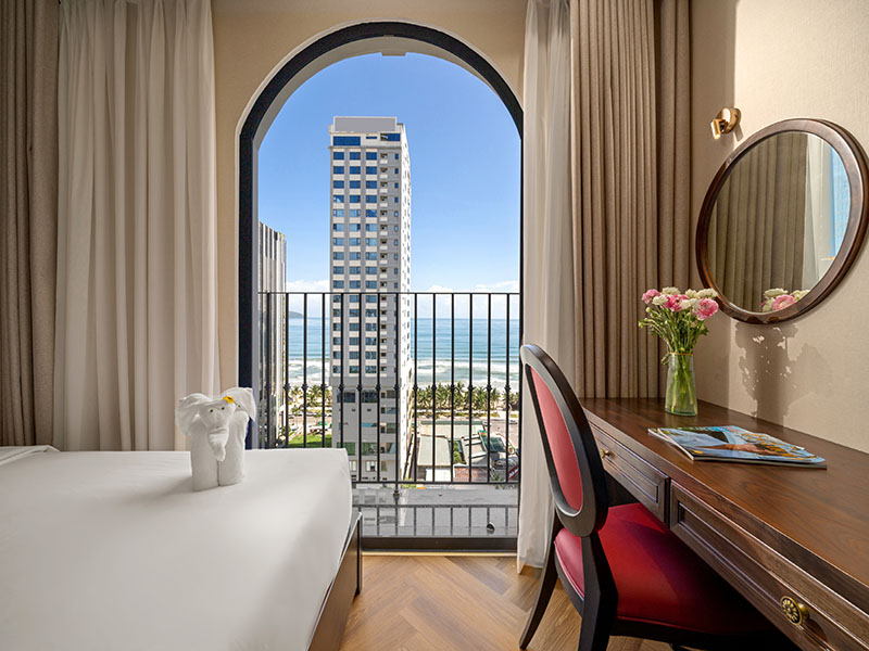 Golden Lotus Luxury Hotel Danang