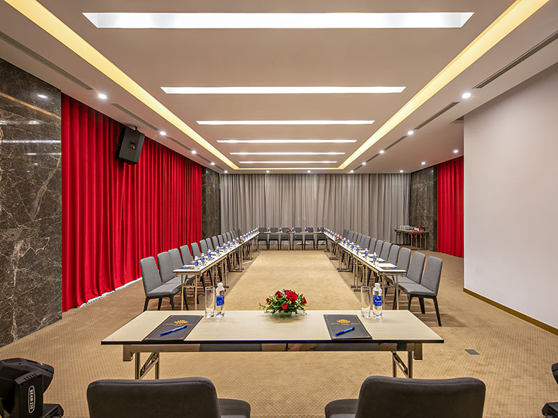 Khách sạn Golden Lotus Grand