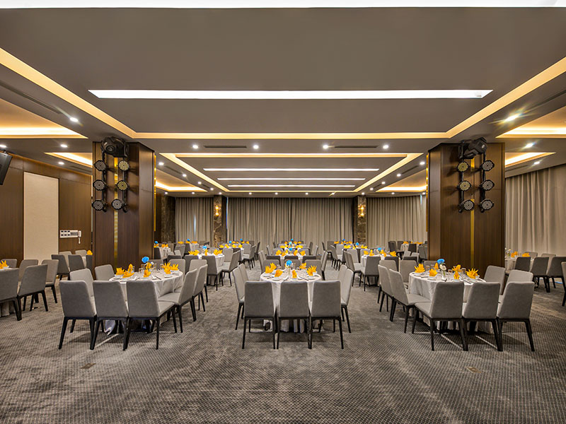 Khách sạn Golden Lotus Grand
