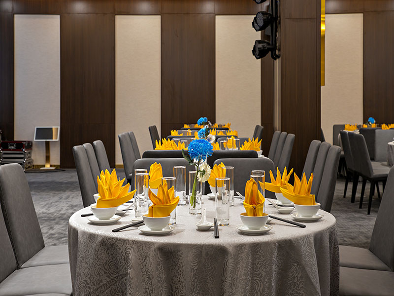 Khách sạn Golden Lotus Grand