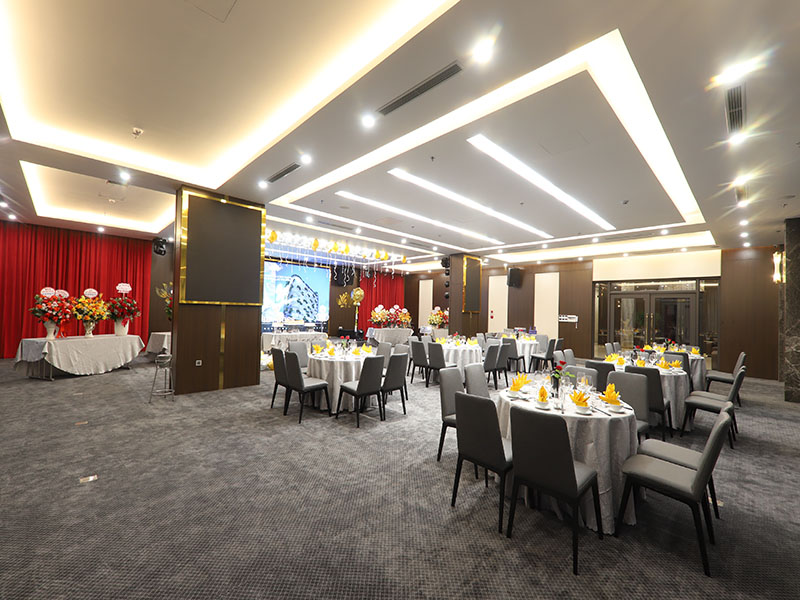 Khách sạn Golden Lotus Grand