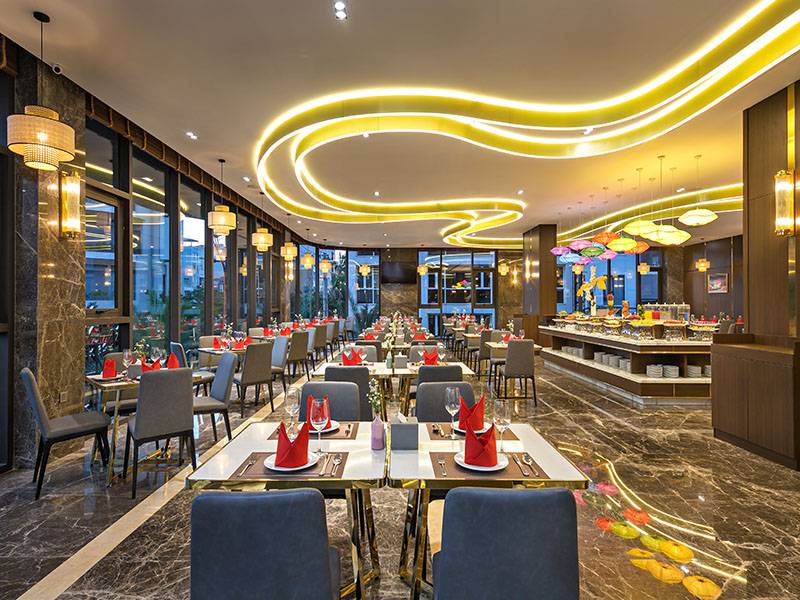 Khách sạn Golden Lotus Grand