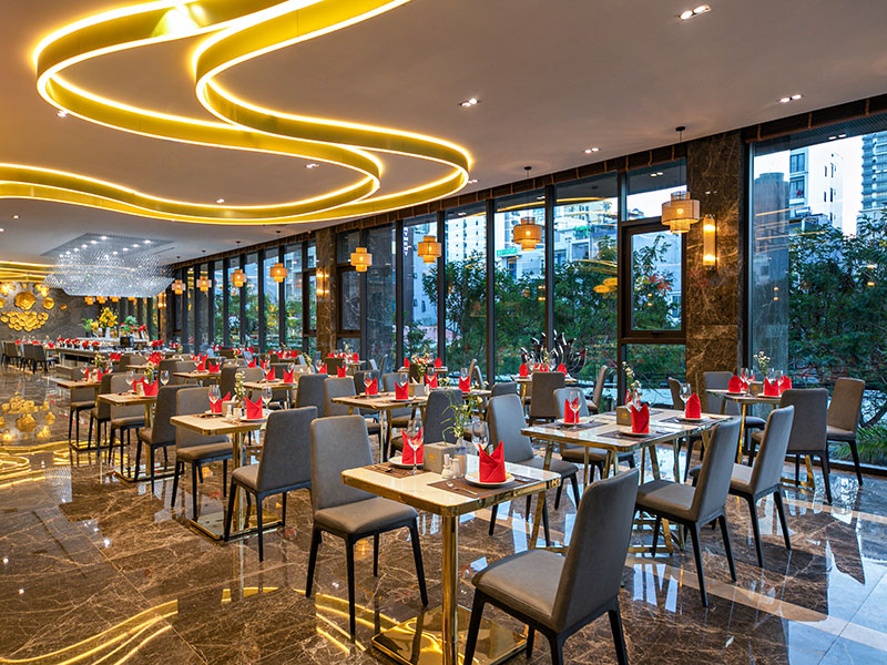 Khách sạn Golden Lotus Grand