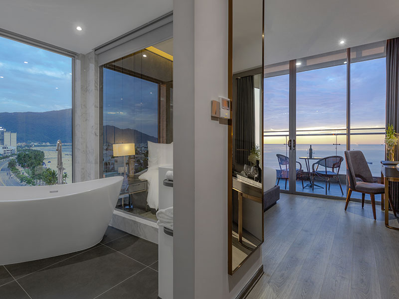Le Sands Oceanfront Danang Hotel