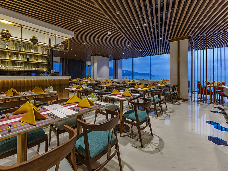 Le Sands Oceanfront Danang Hotel