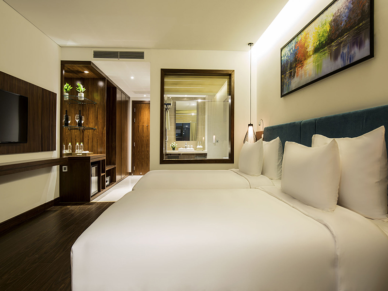 Maximilan Danang Beach Hotel