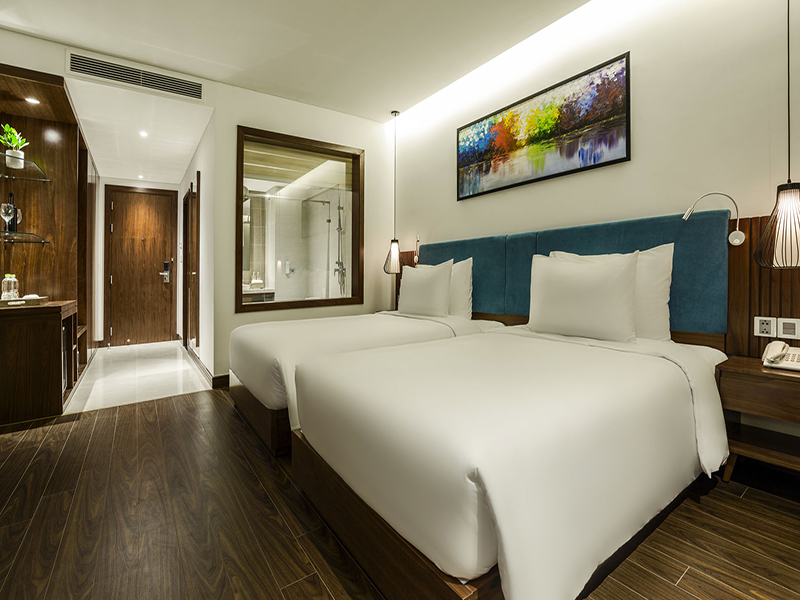 Maximilan Danang Beach Hotel