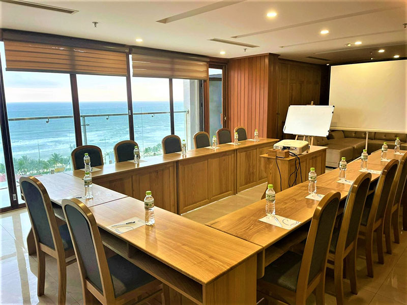 Sunny Ocean Hotel & Spa