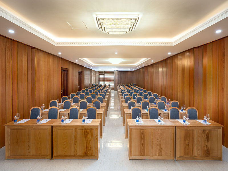 Sunny Ocean Hotel & Spa
