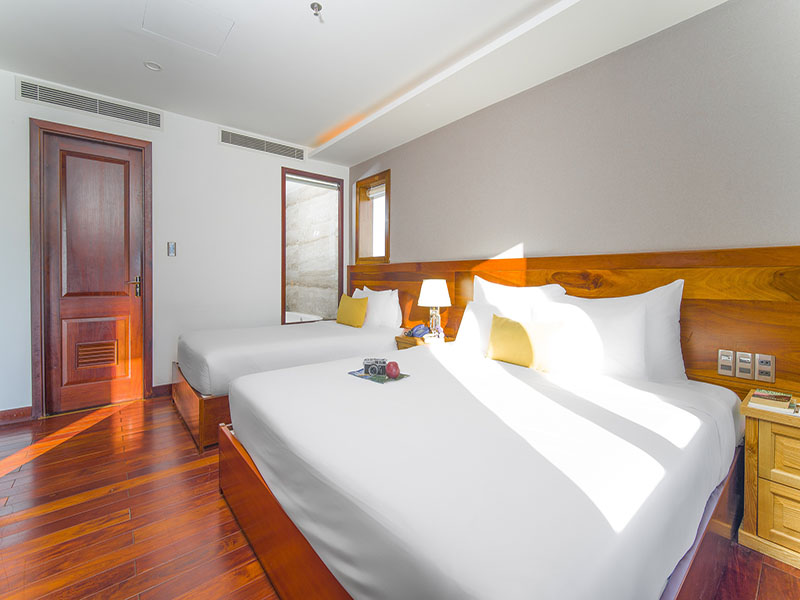 Sunny Ocean Hotel & Spa