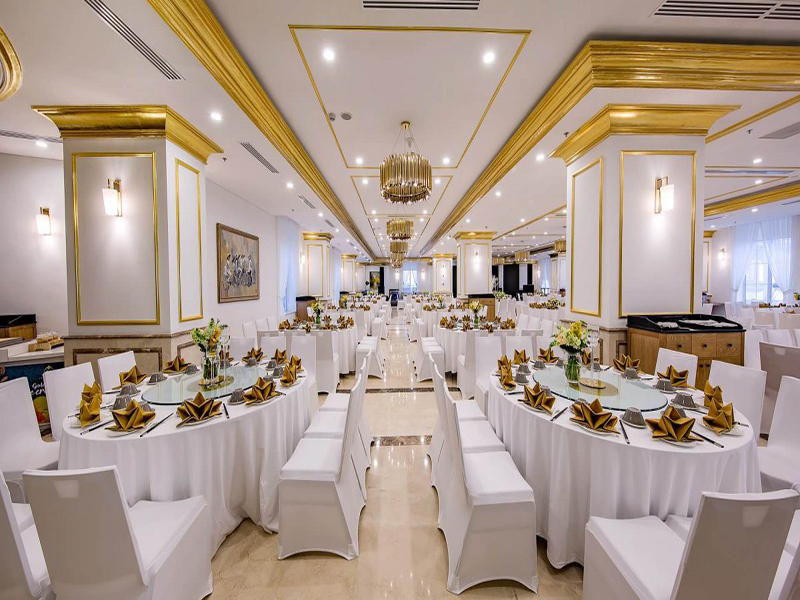 Wyndham Danang Golden Bay Hotel
