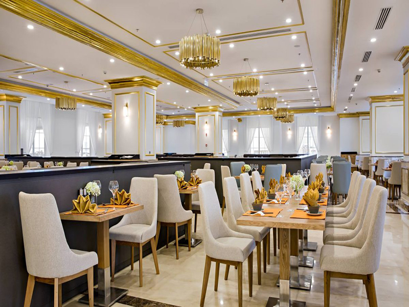 Wyndham Danang Golden Bay Hotel