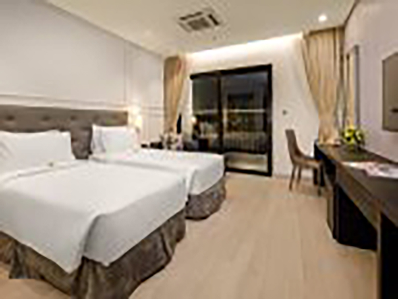 Wyndham Danang Golden Bay Hotel