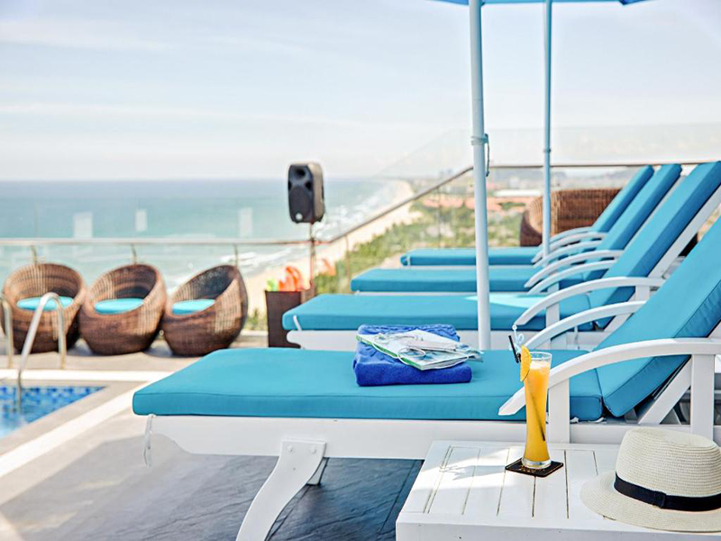 Yarra Ocean Suites Danang