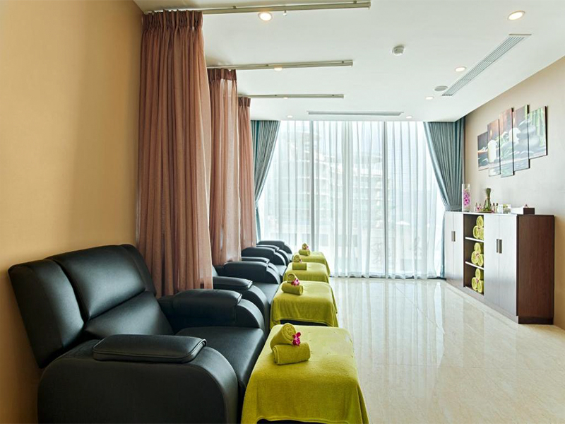 Yarra Ocean Suites Danang