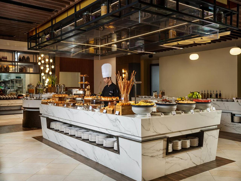 Wyndham Danang Golden Bay Hotel