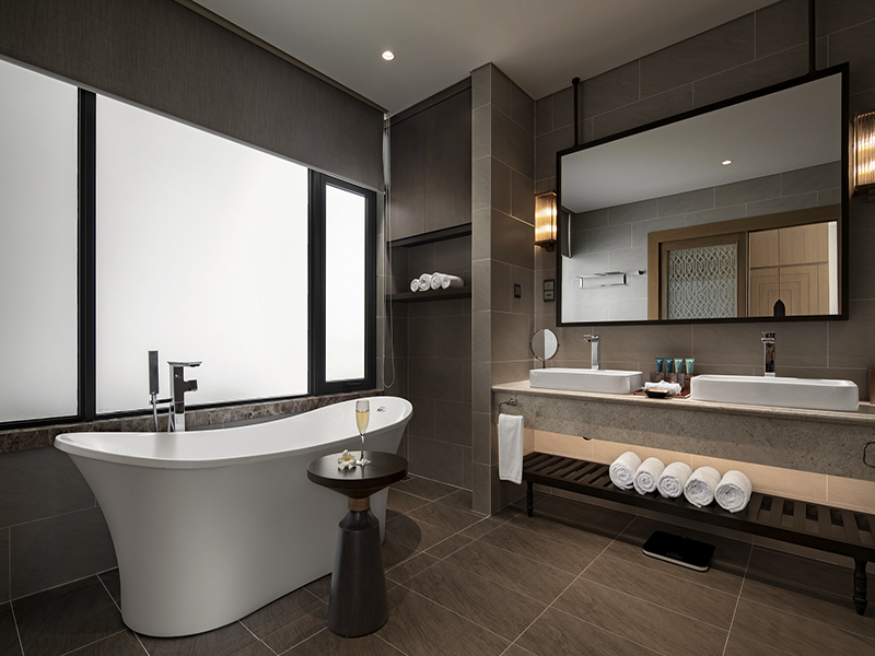 Wyndham Grand KN Paradise Cam Ranh