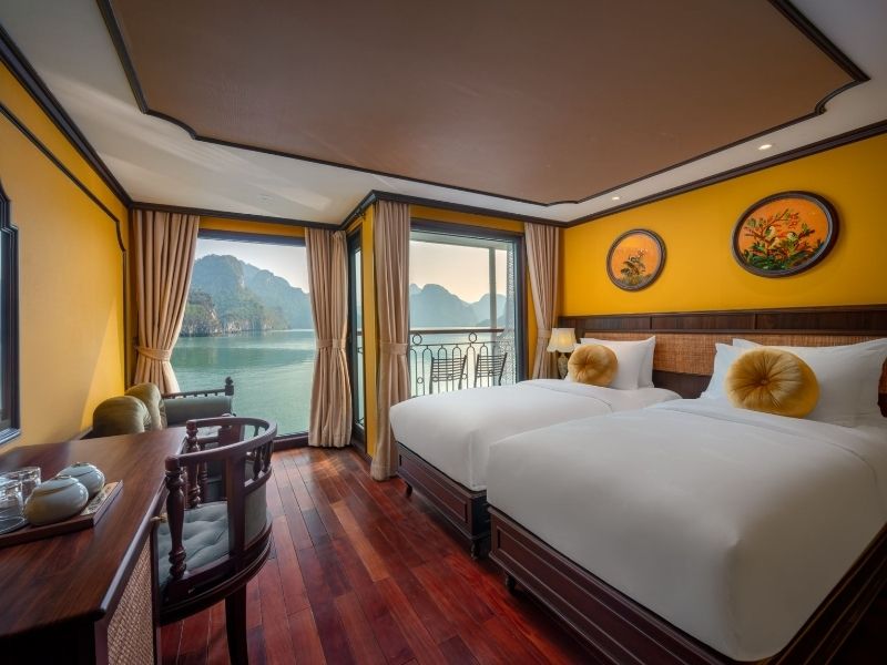 Hạng phòng Junior Suite với ban công hướng ra vịnh