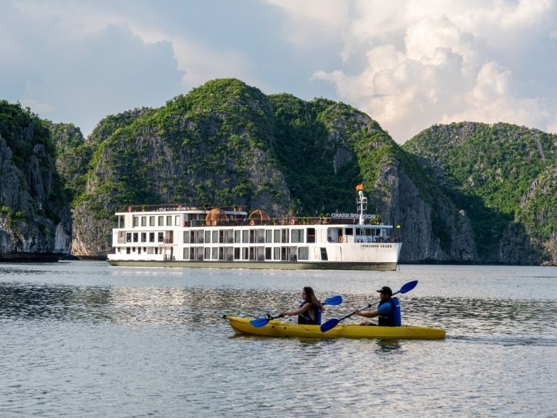 Du thuyền Indochine Grand Lan Hạ chuẩn 5 sao sang trọng