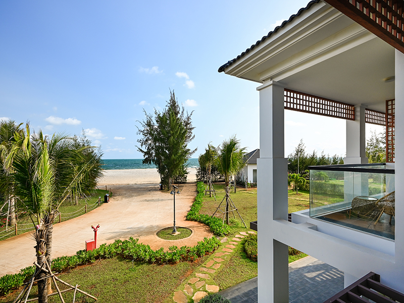 Emerald Ho Tram Resort