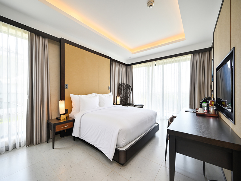 Emerald Ho Tram Resort
